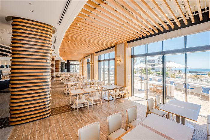 【神戸須磨シーワールド】シャチの見えるレストランで見て楽しい、食べて美味しいハロウィン限定メニューが登場