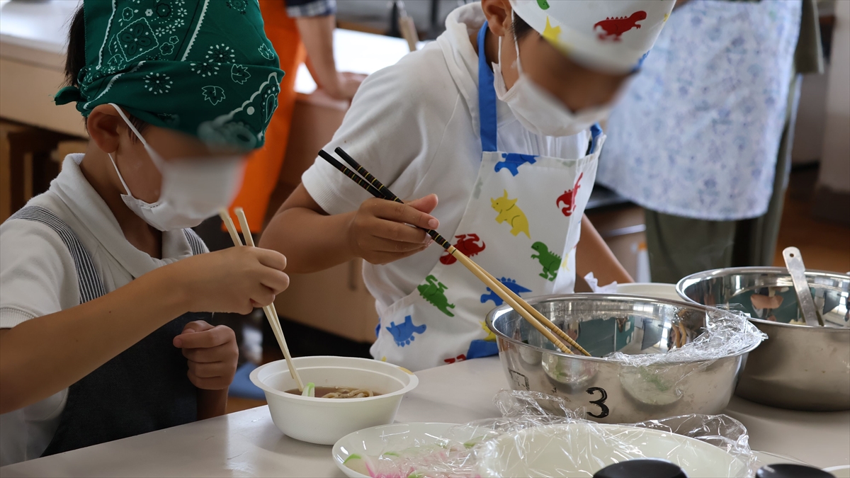 もちむぎ麵の製麺体験