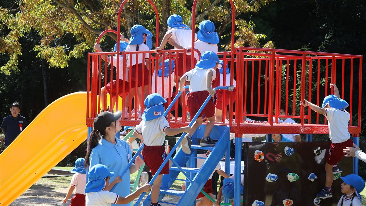 子どもたちの笑顔あふれる新スポット。福崎町スポーツ公園に新遊具完成