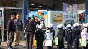 【市川町】川辺小学校の児童が自動車整備の現場へ。マツモト自動車を見学