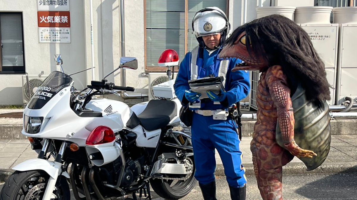 ガジロウ、捕まる！？福崎警察のポスターが攻めすぎている件／福崎町