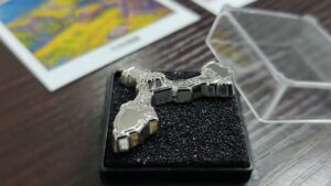 「天空の城 竹田城跡」ピンバッジが登場！旅の思い出をいつもそばに！朝来市