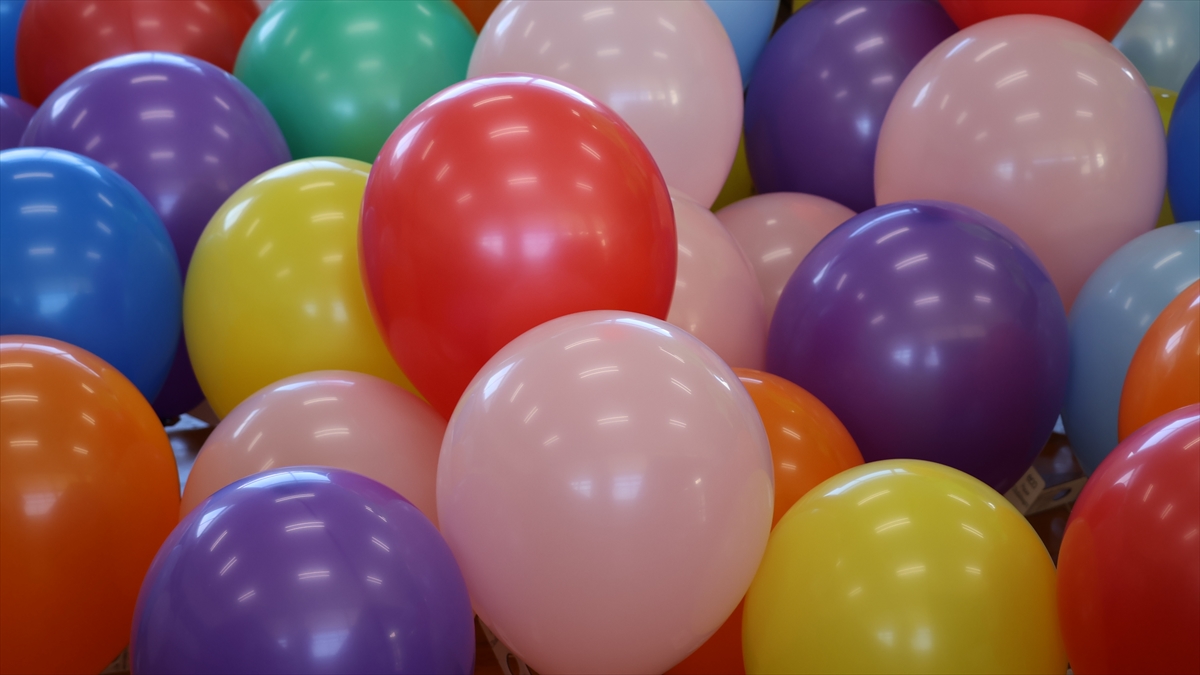 【市川町】冬晴れの空へ願いを乗せて。「いちかわ夢ふうせんプロジェクト」