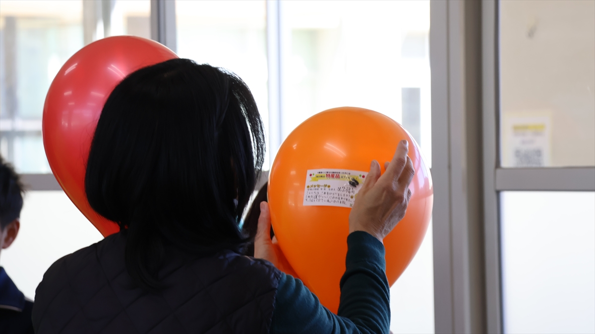 【市川町】冬晴れの空へ願いを乗せて。「いちかわ夢ふうせんプロジェクト」