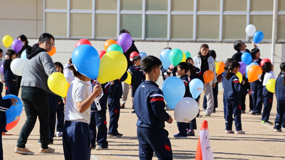 【市川町】冬晴れの空へ願いを乗せて。「いちかわ夢ふうせんプロジェクト」