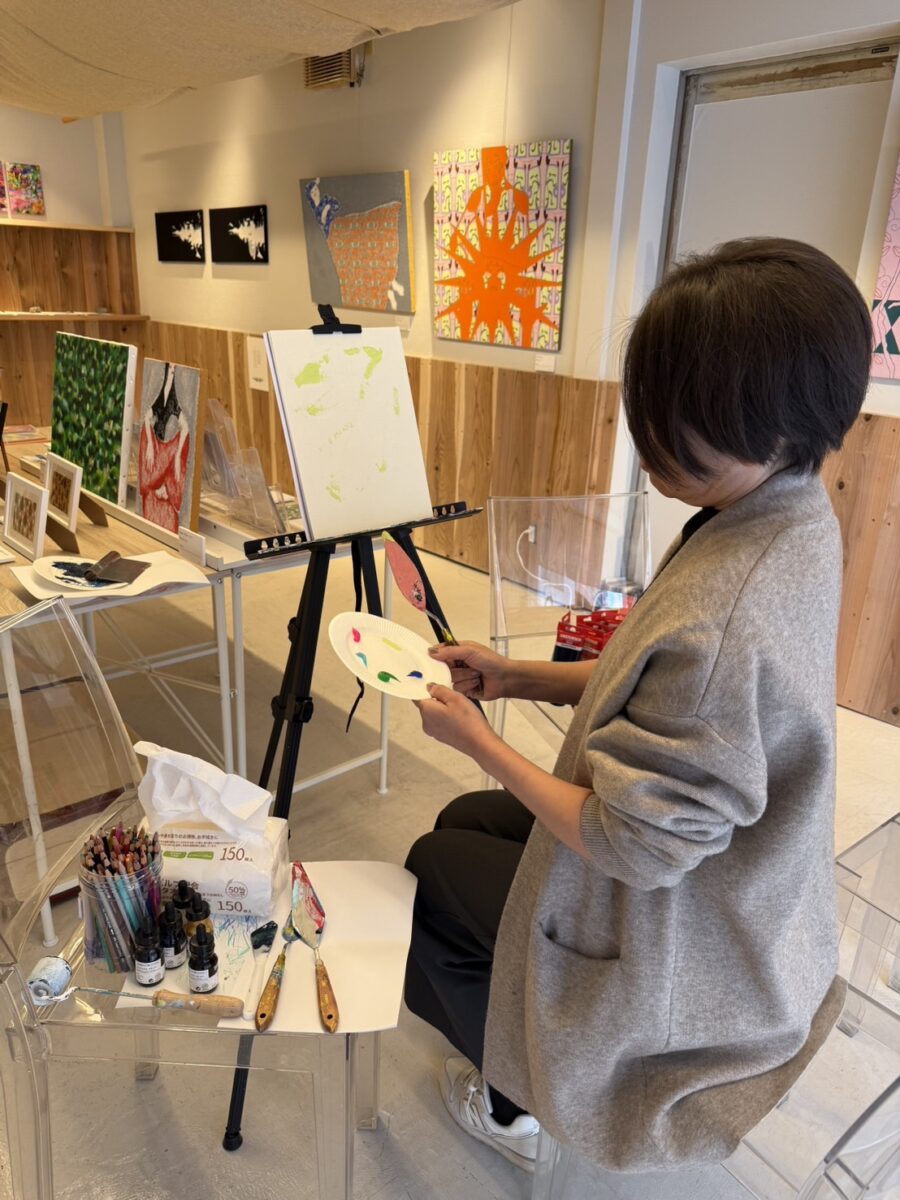 加西市の魅力発信拠点、誕生。市内在住のアーティストたちによるグループアート展開催