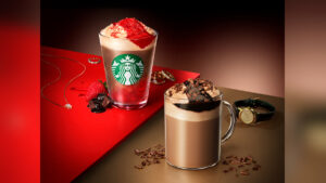 【スタバ】深みを纏うカカオ体験　『カカオ & ストロベリー ムース フラペチーノ®』などが登場
