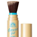 アネッサのブラシ一体型パウダーでメイクの上から手軽にUVカット効果をプラス