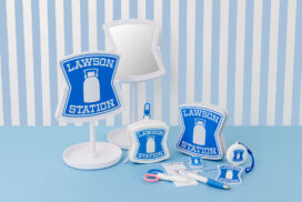 看板が“そのまんま”付録になった「LAWSON（ローソン）」公式ブック３種が２/27発売