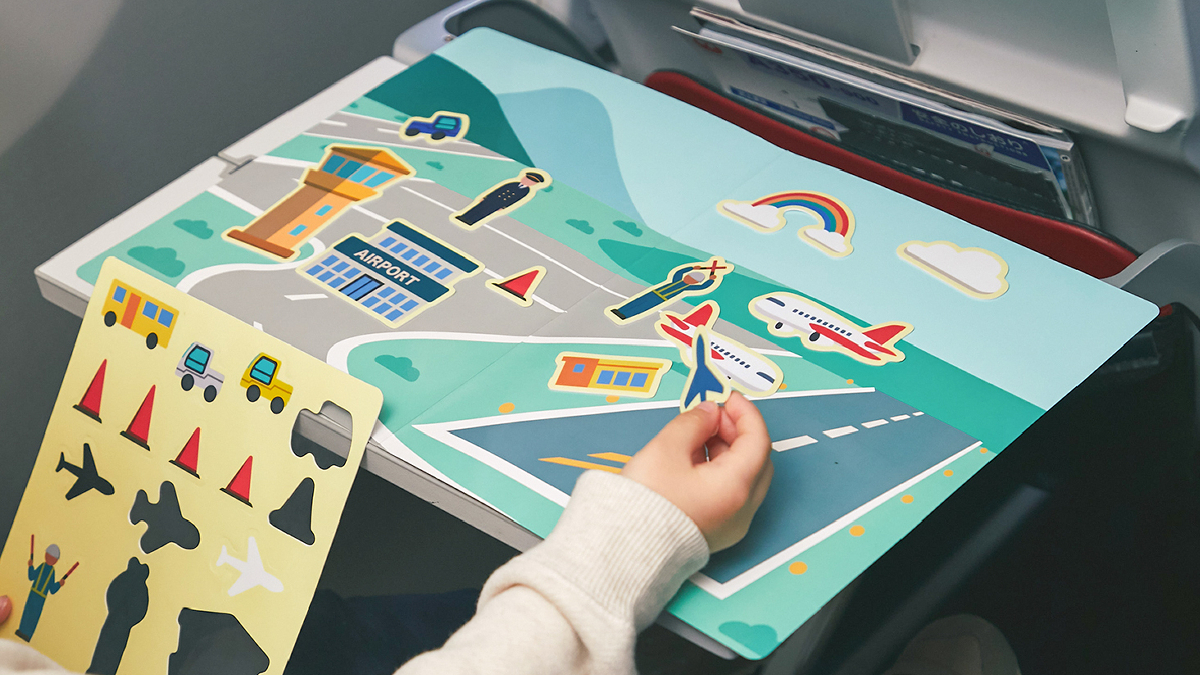 JALと3COINSがコラボレーション！親子でも使える旅行アイテムが3月2日より販売開始