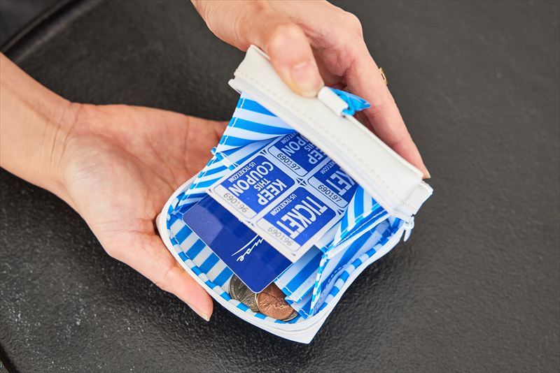 看板が“そのまんま”付録になった「LAWSON（ローソン）」公式ブック３種が２/27発売