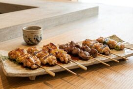 姫路・紺屋町に「炭火焼鳥 ミズキ」が5月オープン。「吉兆」と、作家物の器で楽しむ至福の時間