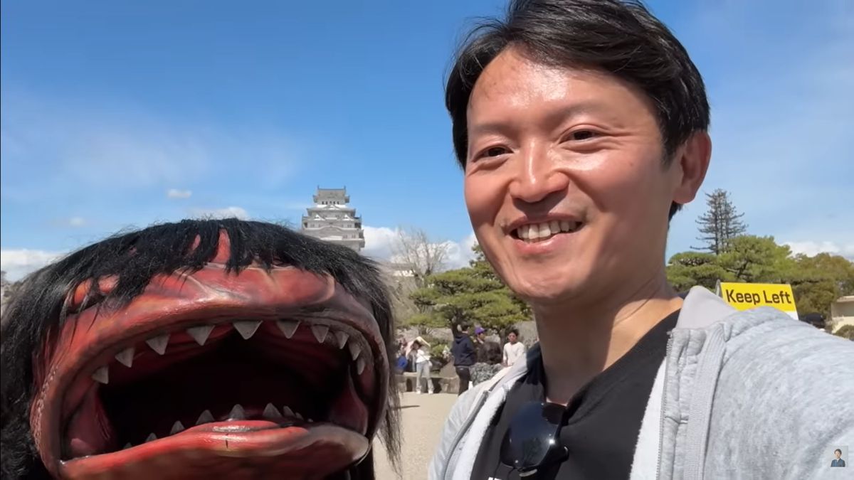 満開の桜と笑顔が広がる。斎藤知事が姫路をぶらり歩き。商店街の活気と県民との絆／姫路市