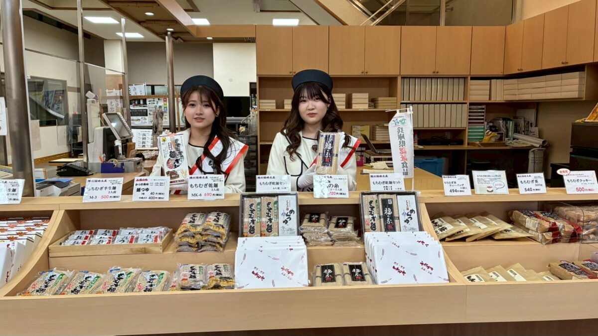 福崎町の魅力を世界へ!第5代観光大使に二人が就任。歴代初の留学生大使も