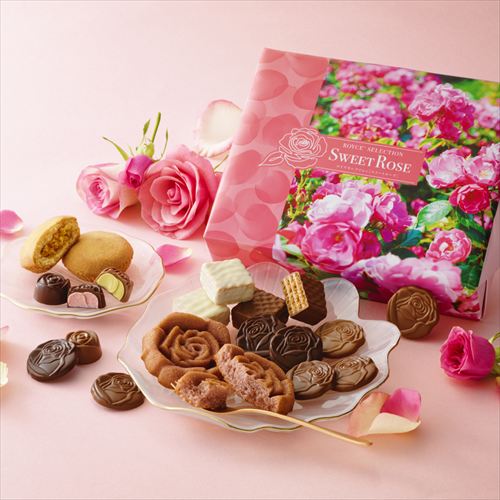 ロイズのLINEギフトに母の日限定セットが登場。カーネーション＆限定スリーブ付き