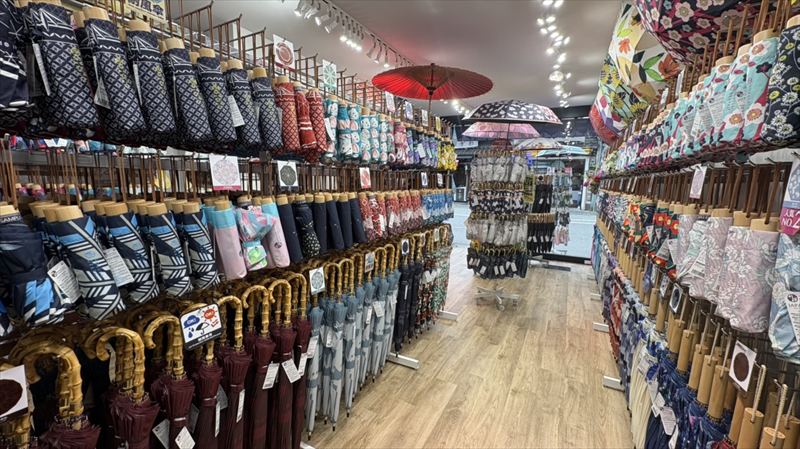 城崎温泉に『北斎グラフィック』新店が4月29日オープン。インバウンド好調の観光地から和柄文化を発信│豊岡市