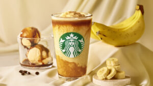 【スタバ】バナナ果肉の甘さと、コーヒーの香りが重なる「バナナ アフォガート フラペチーノ®」が5月27日より発売