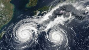 台風7号・8号が接近中！もしも台風同士が「衝突」したらどうなる？不思議な『藤原効果』と大雨メカニズム
