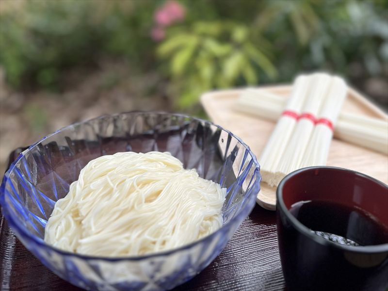 全長20m・地上約8mからそうめんが流れる!夏限定「巨大流しそうめんスライダー体験」が登場