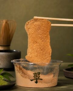 ゆめタウン姫路に新感覚の和スイーツ専門店「わらび茶屋 翠」がオープン！名物“切ってない一本わらび餅”や濃厚宇治抹茶パフェに注目