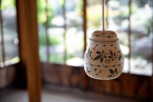 村上工作所がソニーのデザイン×伝統工芸「桜井こけし」とコラボ！新宿伊勢丹で『灯るこけし』をお披露目／多可町